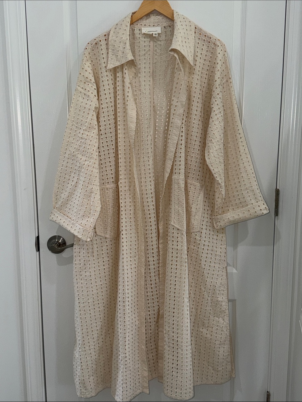 By Anthropologie Collared Eyelet Duster jacket in a cream Resortwear one size - Picture 4 of 9